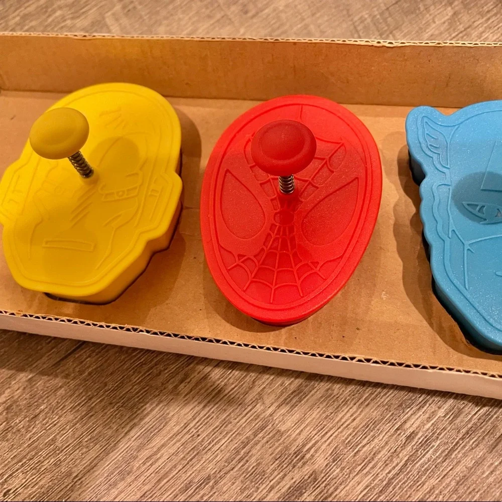Williams Sonoma Marvel Cookie Cutters set of 4 in box